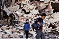 En scene fra Evgeny Afineevskys Cries From Syria.