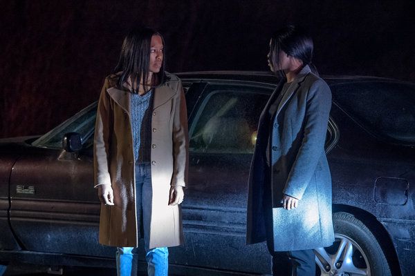 I Seven Seconds spelar Regina King, till vänster, mamman till en tonåring som drabbats av en påkörning, och Clare Hope Ashitey är en orolig åklagare som utreder brottet.