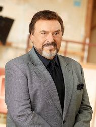 Джоузеф Масколо като криминалния бос Стефано ДиМера в сапунената опера на NBC „Дни на нашия живот“.