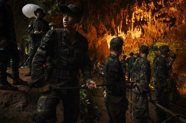 Een scène uit Operation Thai Cave Rescue.