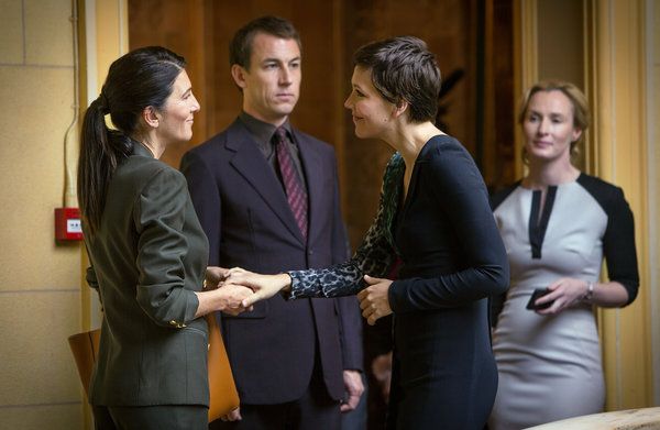 จากซ้ายไป Eve Best, Tobias Menzies, Maggie Gyllenhaal และ Genevieve O