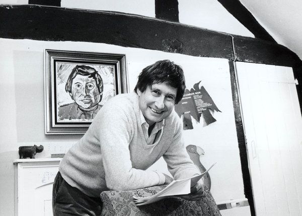 David Nobbs op een ongedateerde foto.
