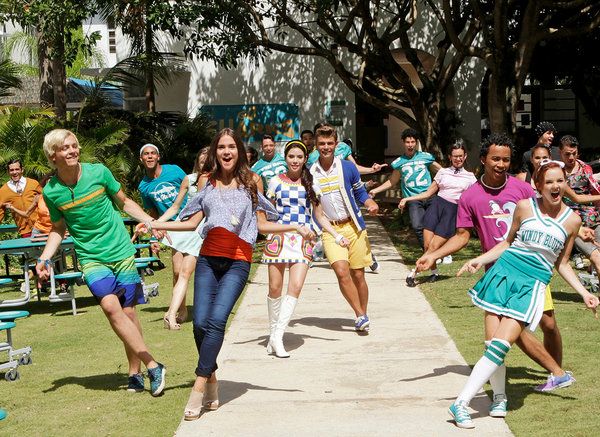 Več rocka in romantike v Teen Beach 2 na kanalu Disney.