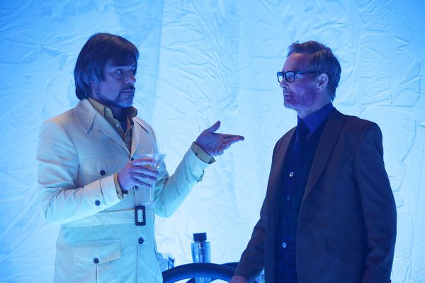 Jemaine Clement, izquierda, y Bill Irwin en Legion.
