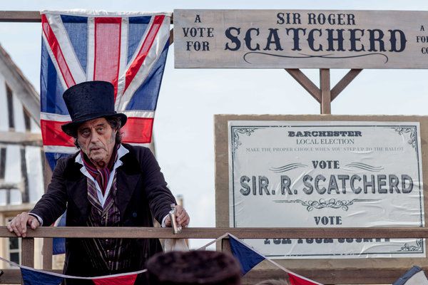 Ian McShane ako Sir Roger Scatcherd vo filme Julian Fellowes predstavuje doktora Thorna. Miniséria je dostupná v piatok na Amazon Prime.