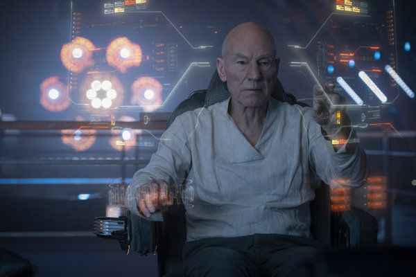 Jean-Luc Picard (Patrick Stewart): Näiliselt räägib saade Star Trek: Picard temast. Aga võib-olla 1. hooajal see ei olnud.