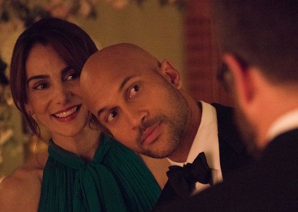 Annie Parisse และ Keegan-Michael Key ใน Friends From College ซีรีส์ตลกทาง Netflix