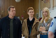Von links Erik Thomson, Benson Jack Anthony und Melina Vidler in 800 Words, einem australischen Import von Acorn.