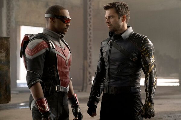 Anthony Mackie, links, en Sebastian Stan in The Falcon and the Winter Soldier, vanaf vrijdag op Disney+.