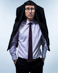 John Oliver, gazda filmului Last Week Tonight.
