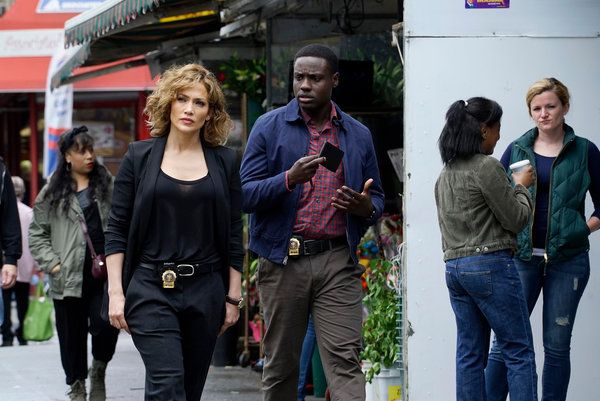 Jennifer Lopez en Dayo Okeniyi in Shades of Blue, een nieuwe politieshow die donderdag begint op NBC.