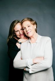 Julie Andrews, a destra, e sua figlia Emma Walton Hamilton a New York a febbraio.
