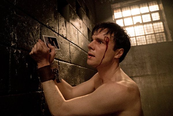 Rupert Evans in De man in het hoge kasteel.