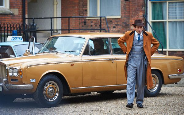Hugh Grant, Cuma günü Amazon Prime Video