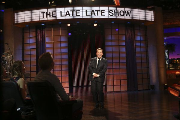 James Corden v svojem debitantskem večeru naprej