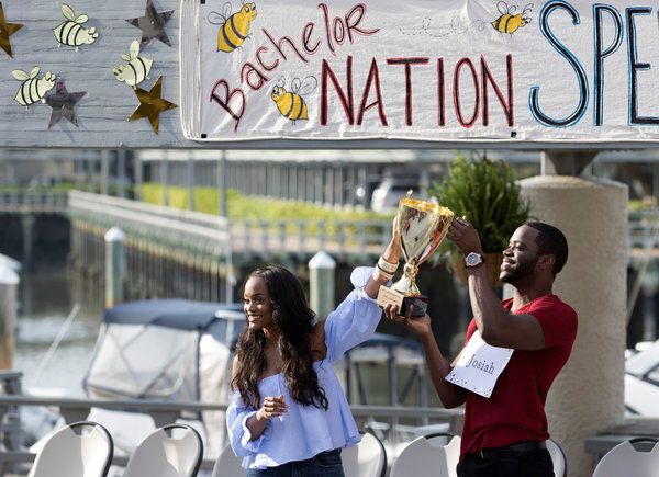 Rachel Lindsay und Josiah, die bei The Bachelorette die Buchstabierbiene gewonnen haben.