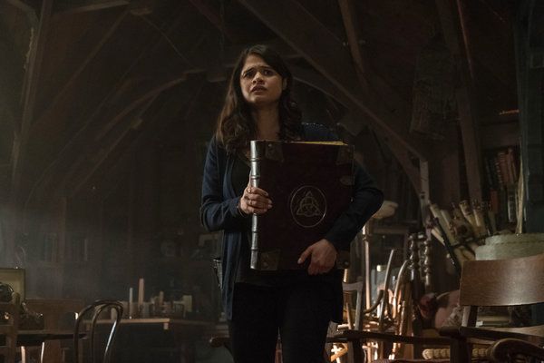 Melonie Diaz spielt eine lesbische Aktivistin im CW-Reboot von Charmed. Das Netzwerk hat die meisten L.G.B.T.Q. Charaktere im Fernsehen in der Saison 2018/19, so ein Bericht von Glaad.