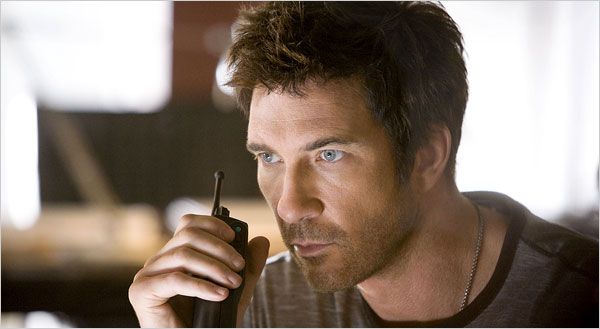 Dylan McDermott kot detektiv iz Los Angelesa v ??Temno modri.??